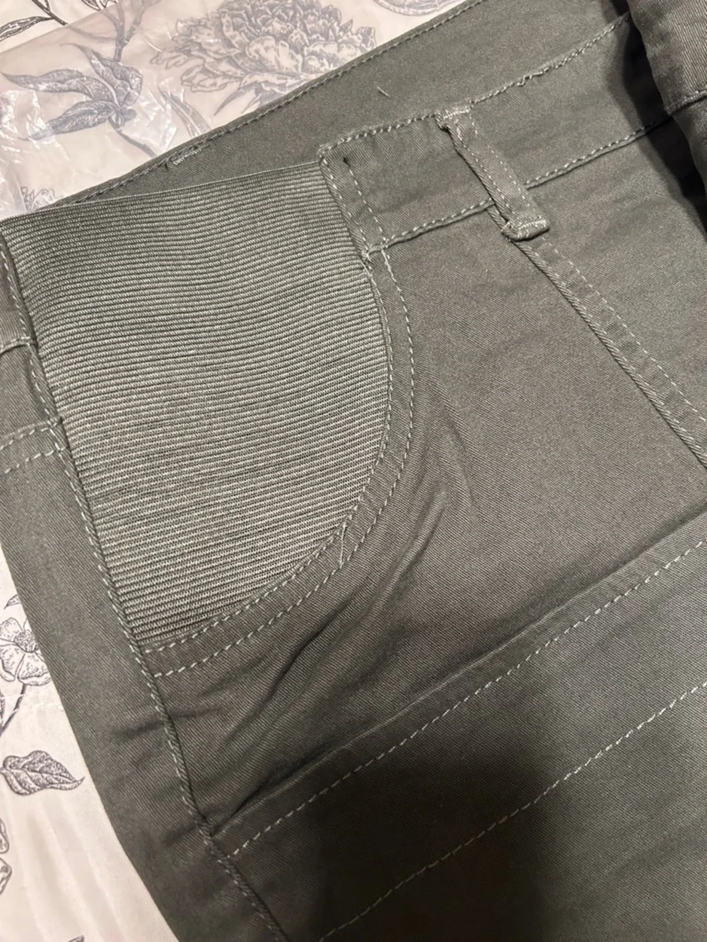 🎟️Motherhood Maternity under the Belly utility pregnancy pocket shorts size XL